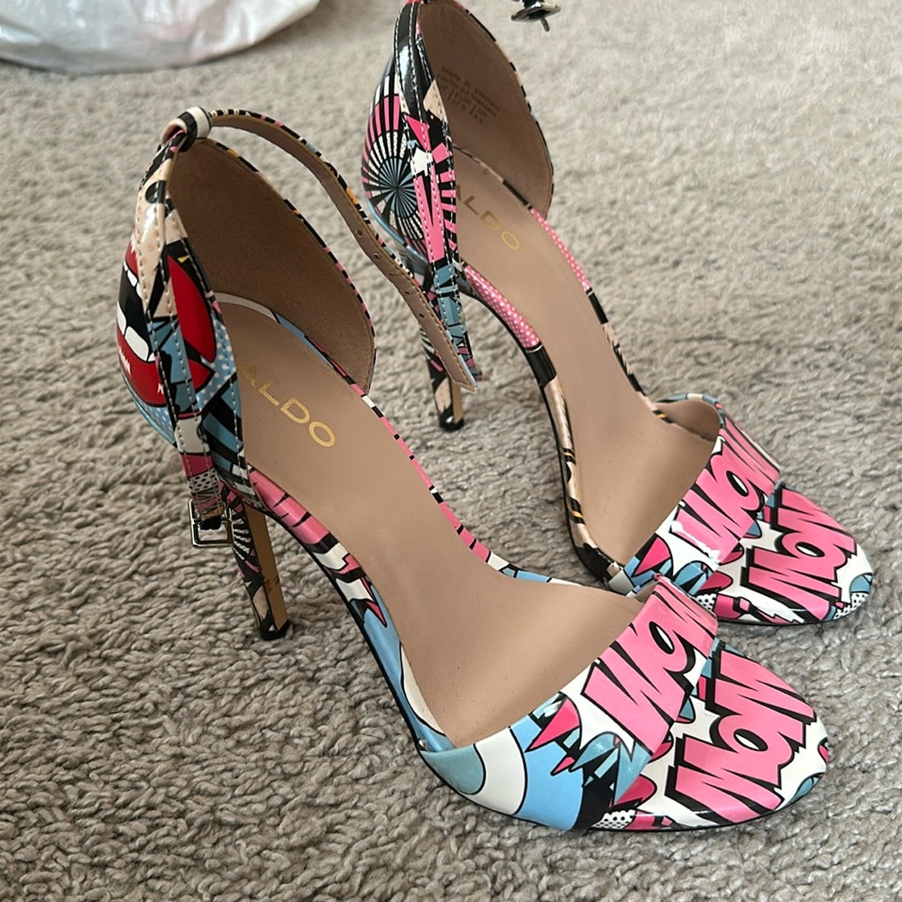 Worn once aldo carton design heels. Super comfortable!